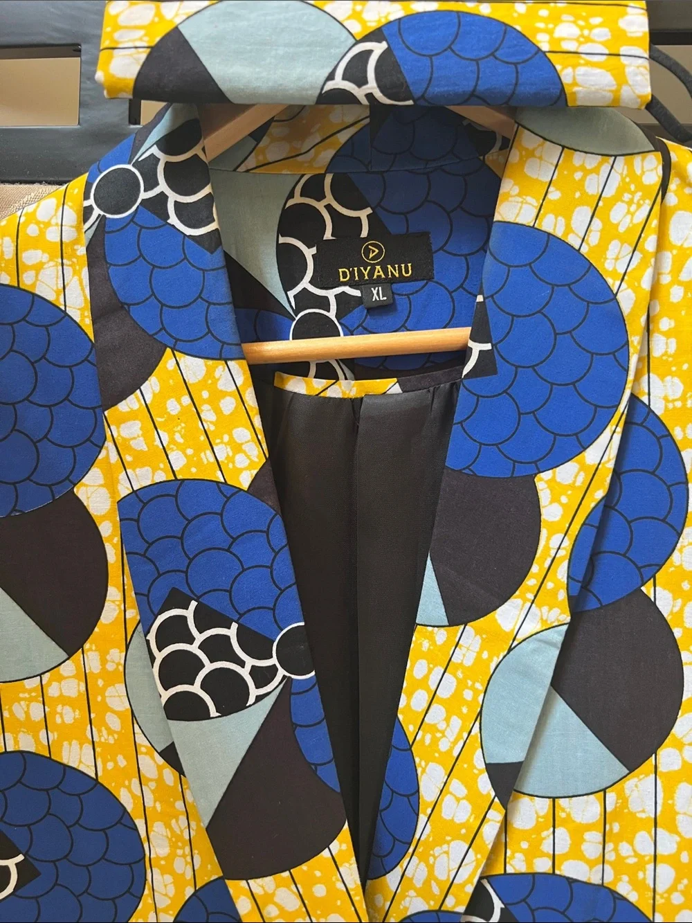 Diyanu Yellow & Blue Patterned ladies Blazer with matching wrap.